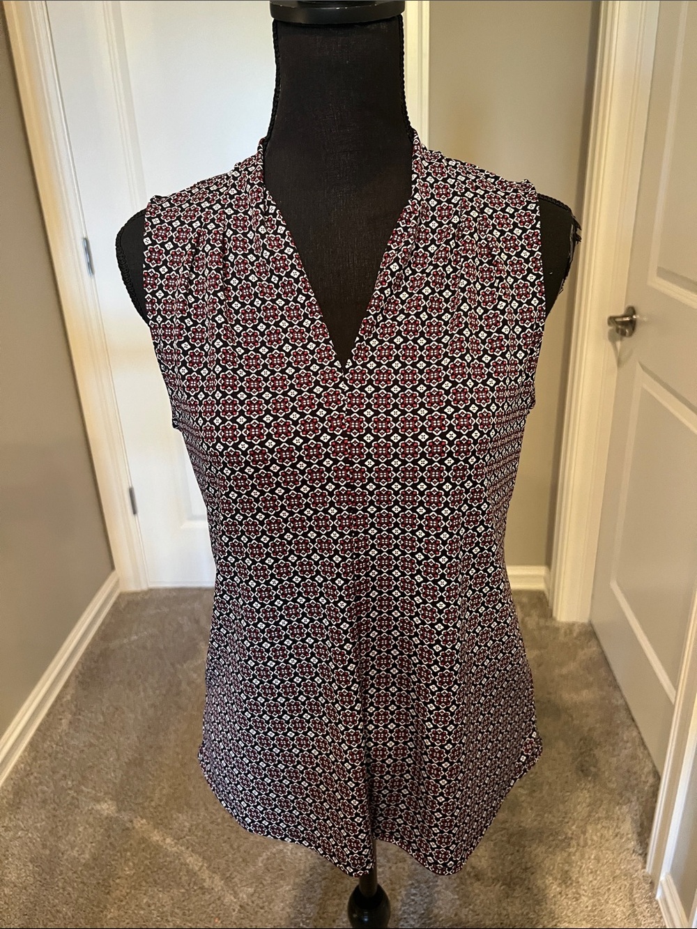 Liz Claiborne Sleeveless V-Neck Geo Print Top - Burgundy and Black